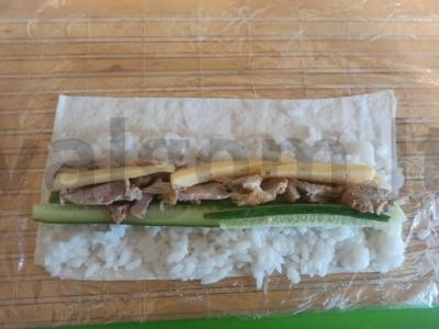 Tortilijos su rūkytomis vištienos, sūriu ir šviežiu agurku Žingsnis 7