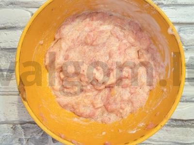 Švelnios tarkuotos kotletai pagal Vienos receptą Žingsnis 2