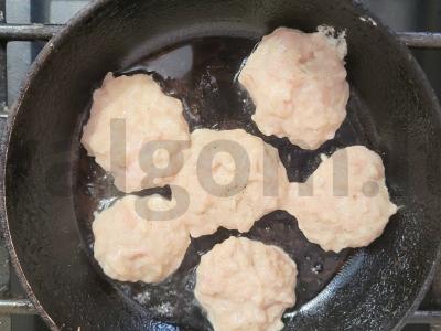 Švelnios tarkuotos kotletai pagal Vienos receptą Žingsnis 3