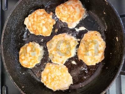 Švelnios tarkuotos kotletai pagal Vienos receptą Žingsnis 4