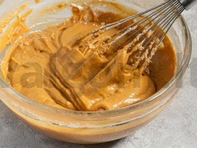 Naujametinė tortas su virta saldžia grietinėle Žingsnis 1