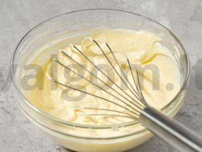 Naujametinė tortas su virta saldžia grietinėle Žingsnis 4