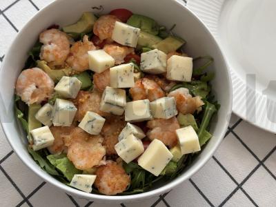 Salotos su krevetėmis ir dorblu sūriu Žingsnis 6