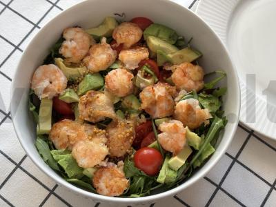 Salotos su krevetėmis ir dorblu sūriu Žingsnis 8