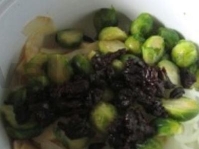 Kopūstų salotas su džiovintais abrikosais Žingsnis 4