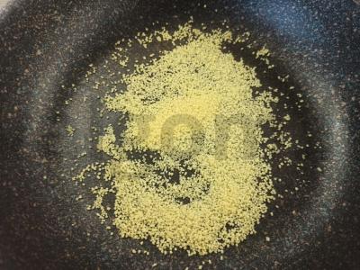 Kvinoja su pupelėmis ir vyšniniais pomidorais Žingsnis 1