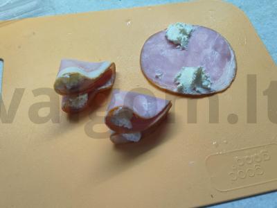 Kanarė su feta sūriu ir alyvuogėmis Žingsnis 1