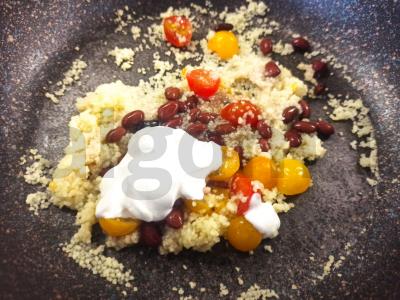 Kvinoja su pupelėmis ir vyšniniais pomidorais Žingsnis 4