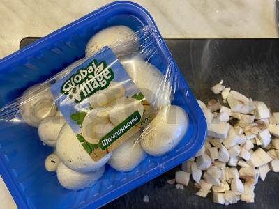 Grietinės-grybų padažas iš grybų „Šampinjonų“ Žingsnis 1