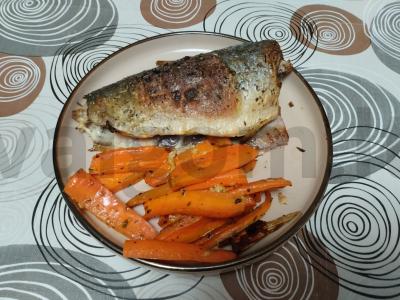 Lakedra orkaitėje su itališkais prieskoniais pagrindine nuotrauka