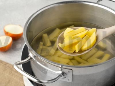 Grietinėlės sriuba su konservuota lašiša Žingsnis 1