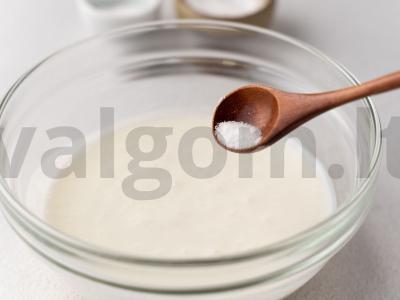 Kefyro ir žolelių paplotėliai Žingsnis 1