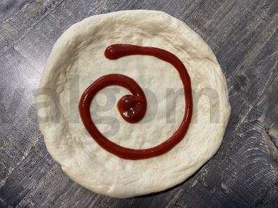 Purios picos su vyšniniais pomidorais ir mocarela Žingsnis 4