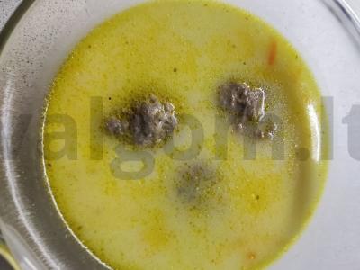 Sūrio sriuba su meatballs pagrindine nuotrauka