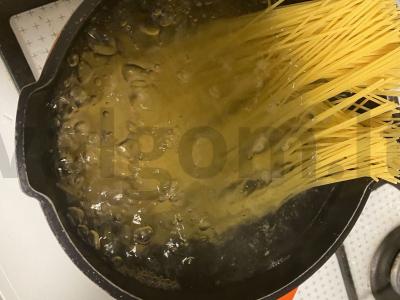 Spagečiai vaikui su sūrio kepure Žingsnis 2