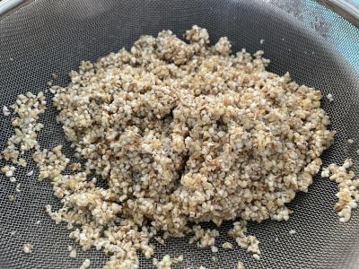 Perlinių miežių košė su pienu Žingsnis 1