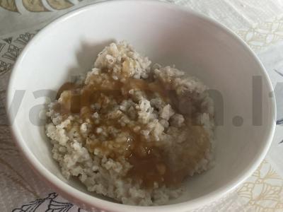 Perlinių miežių košė su pienu pagrindine nuotrauka