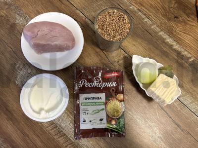 Grikių košė puoduose su grietinės padažu Žingsnis 1