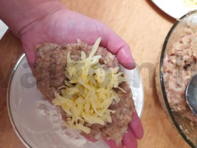 Kiaulienos kotletai su sūriu Žingsnis 6