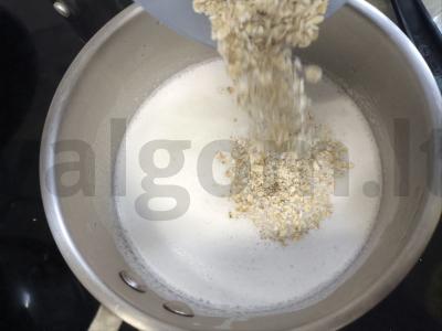 Avižų košė su pienu ir džiovintomis abrikosais Žingsnis 2