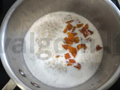 Avižų košė su pienu ir džiovintomis abrikosais Žingsnis 4