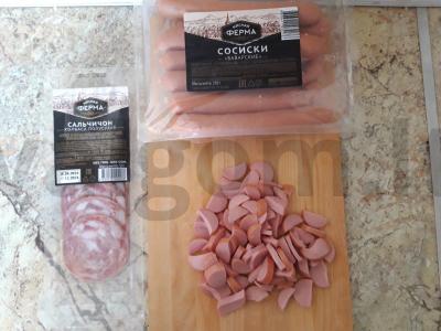 Namų pica su dešrelėmis ir dešra Žingsnis 1