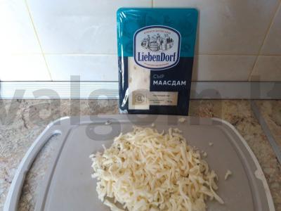 Namų pica su dešrelėmis ir dešra Žingsnis 4