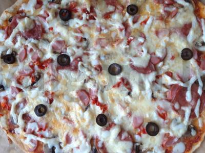 Namų pica su dešrelėmis ir dešra Žingsnis 12