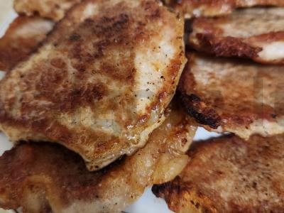 Kiaulienos kepsniai pietums pagrindine nuotrauka