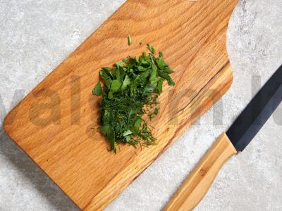 Kiaušinių ritinys su sūriu ir žolelėmis Žingsnis 7