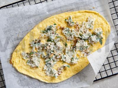 Kiaušinių ritinys su sūriu ir žolelėmis Žingsnis 10