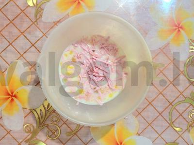 Švelnus omletas su sūriu ir dešra pusryčiams Žingsnis 2