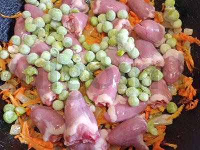 Kvinoja su troškintomis daržovėmis ir vištienos širdelėmis Žingsnis 5