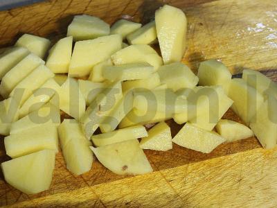 Šči su jauna kopūstais ir baltais pupelėmis Žingsnis 3