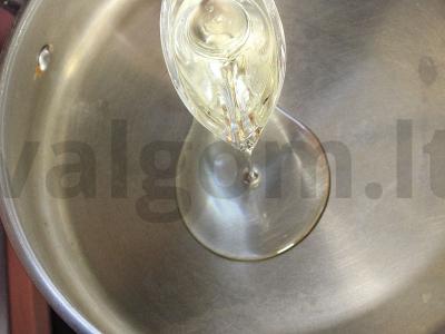 Šči su jauna kopūstais ir baltais pupelėmis Žingsnis 6