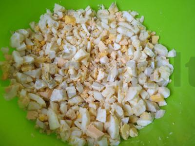 Okroška su pieno dešrelėmis ant beržo sulčių Žingsnis 1