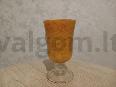 Rudens smoothie su morkomis, nektarinais ir apelsinų sultimis pagrindine nuotrauka