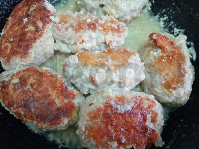 Kvapnūs vištienos kotletai Žingsnis 8