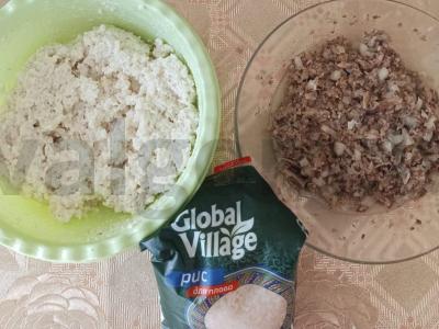 Salotas „Mimoza“ su ryžiais ir šviežiais žalumynais Žingsnis 1