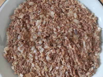 Salotas „Mimoza“ su ryžiais ir šviežiais žalumynais Žingsnis 2