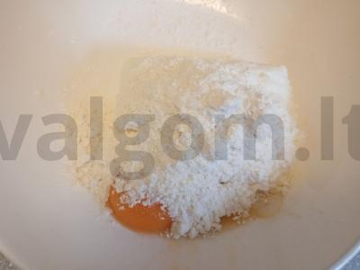 Sūrio blynai su bananais ir karamele Žingsnis 3