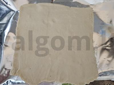 Sluoksniuotos bandelės su obuoliais ir braškėmis Žingsnis 2