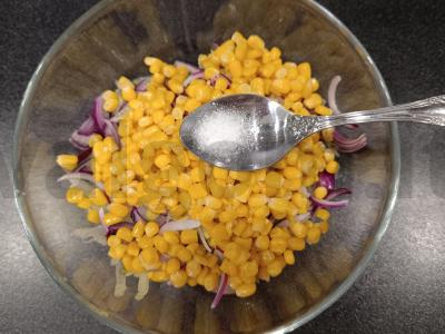 Naudingas vitaminų salotas su ridikėliais Žingsnis 4