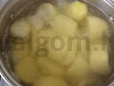 Bulvių apkepas su faršu ir grybais Žingsnis 1