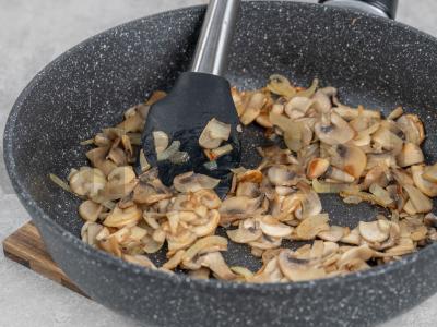 Grybų sriuba su grietinėlėmis ir bulvėmis Žingsnis 8