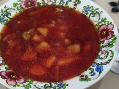 Daržovių sriuba su kvietiniais grūdais pagrindine nuotrauka