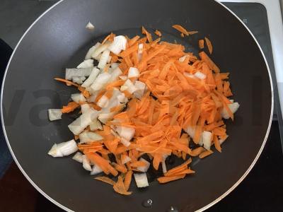 Kiaušinių plovas iš rudųjų ryžių Žingsnis 1