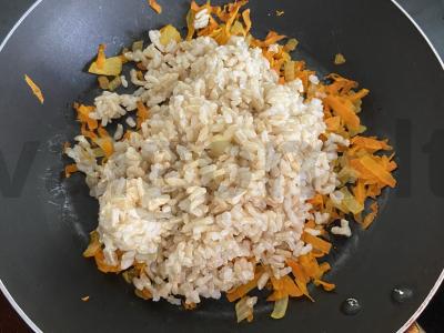 Kiaušinių plovas iš rudųjų ryžių Žingsnis 3