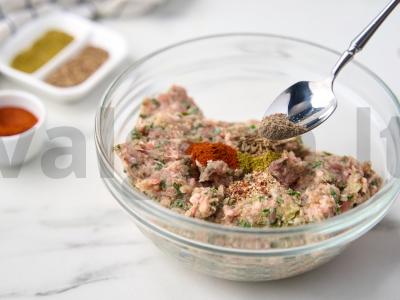 Jautienos ir vištienos lyulya-kebabas Žingsnis 3