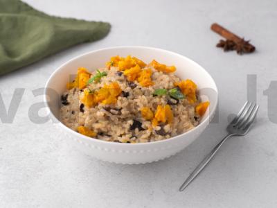 Saldus ryžiai su džiovintomis persimonais ir džiovintais slyvomis pagrindine nuotrauka